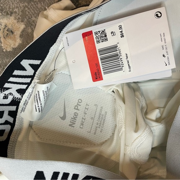 Nike pro White compression shorts - Picture 6 of 6